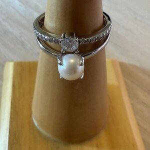 Elegant Silver Pearl and Crystal Ring